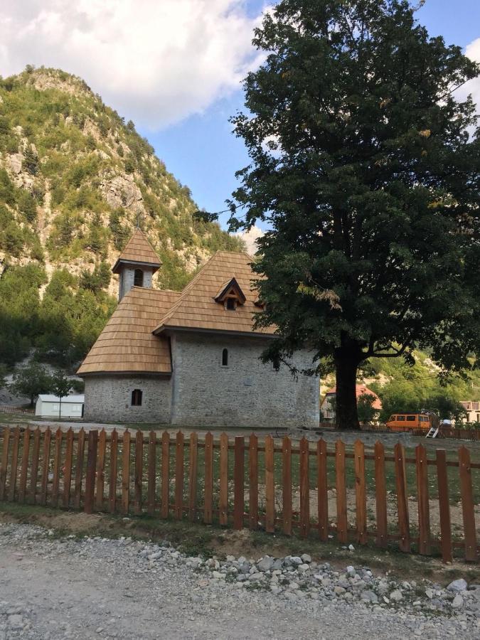 Bujtina Pllumi Theth Bed & Breakfast エクステリア 写真