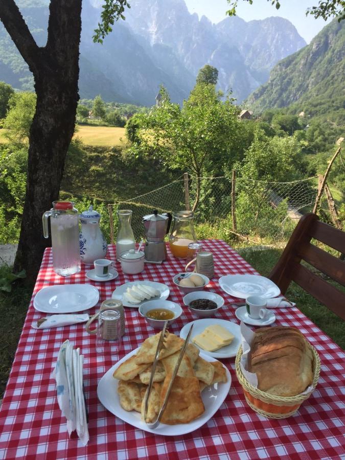 Bujtina Pllumi Theth Bed & Breakfast エクステリア 写真