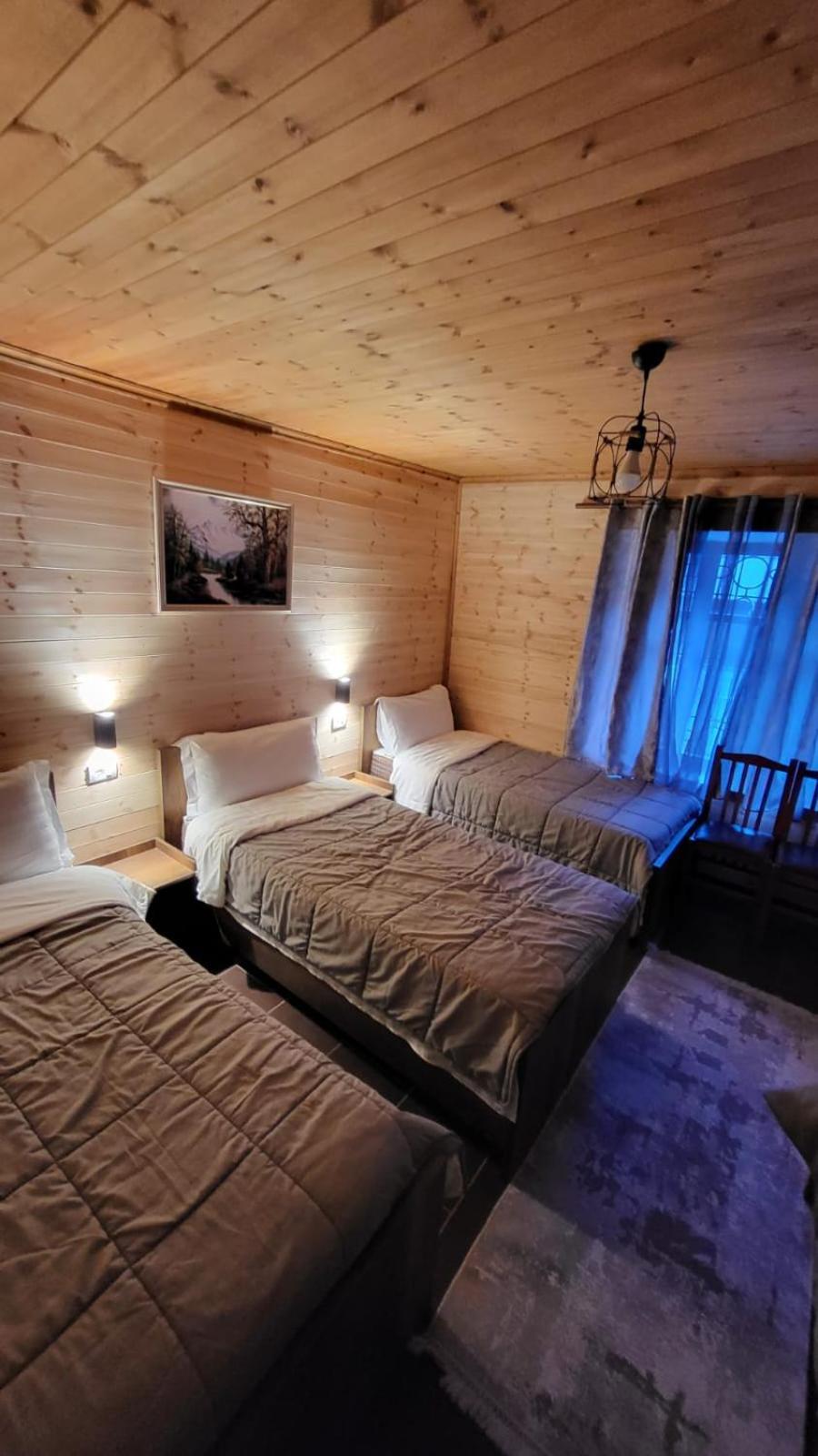 Bujtina Pllumi Theth Bed & Breakfast 部屋 写真