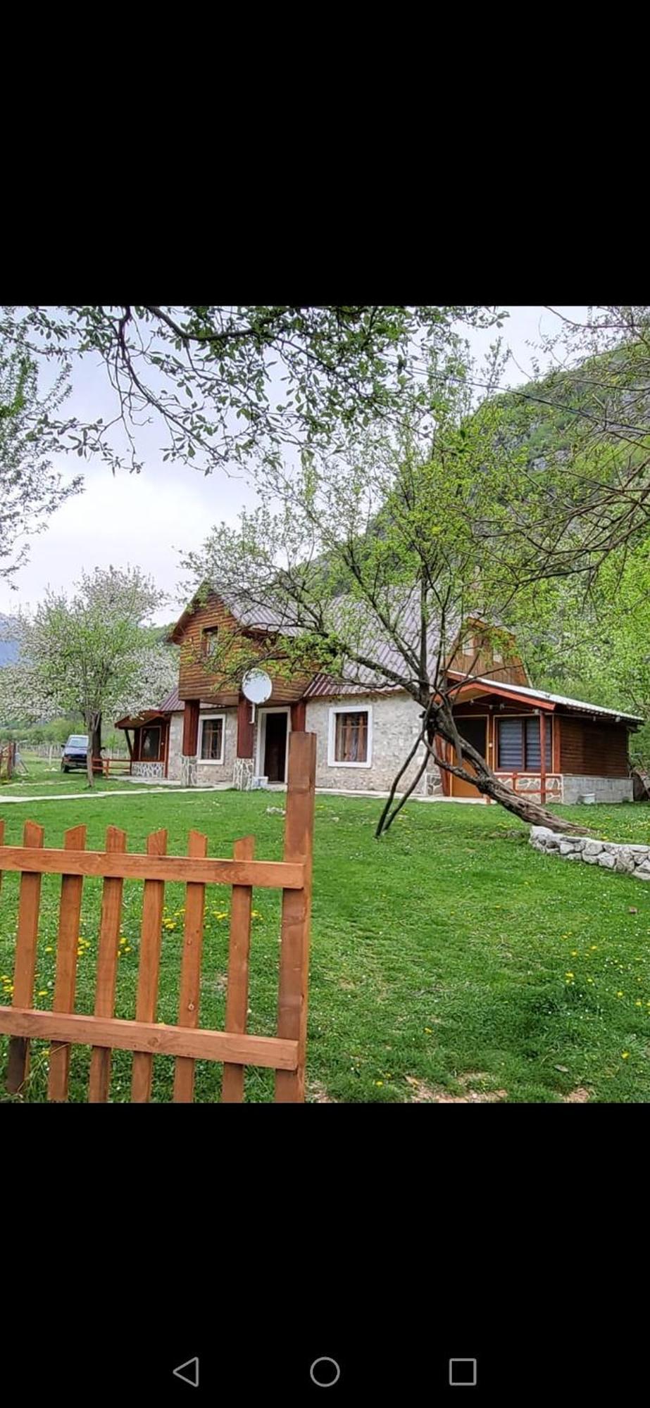 Bujtina Pllumi Theth Bed & Breakfast エクステリア 写真