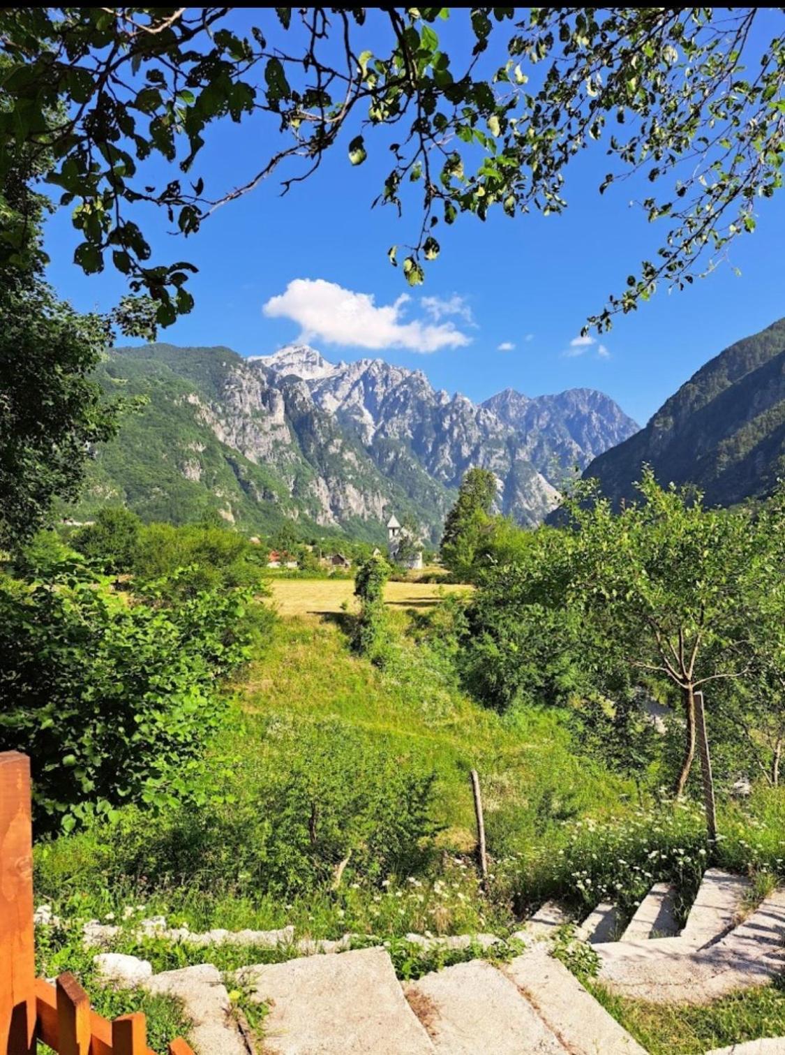 Bujtina Pllumi Theth Bed & Breakfast エクステリア 写真