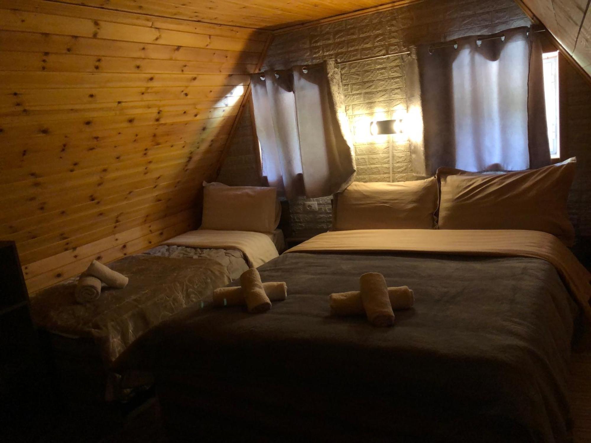 Bujtina Pllumi Theth Bed & Breakfast エクステリア 写真
