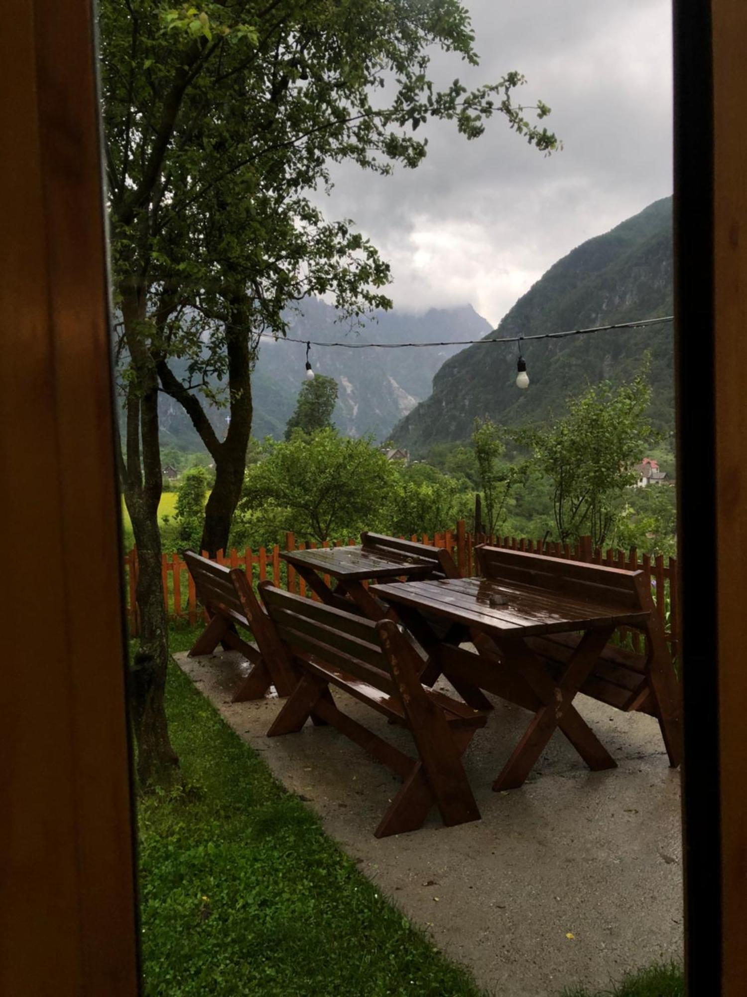 Bujtina Pllumi Theth Bed & Breakfast エクステリア 写真