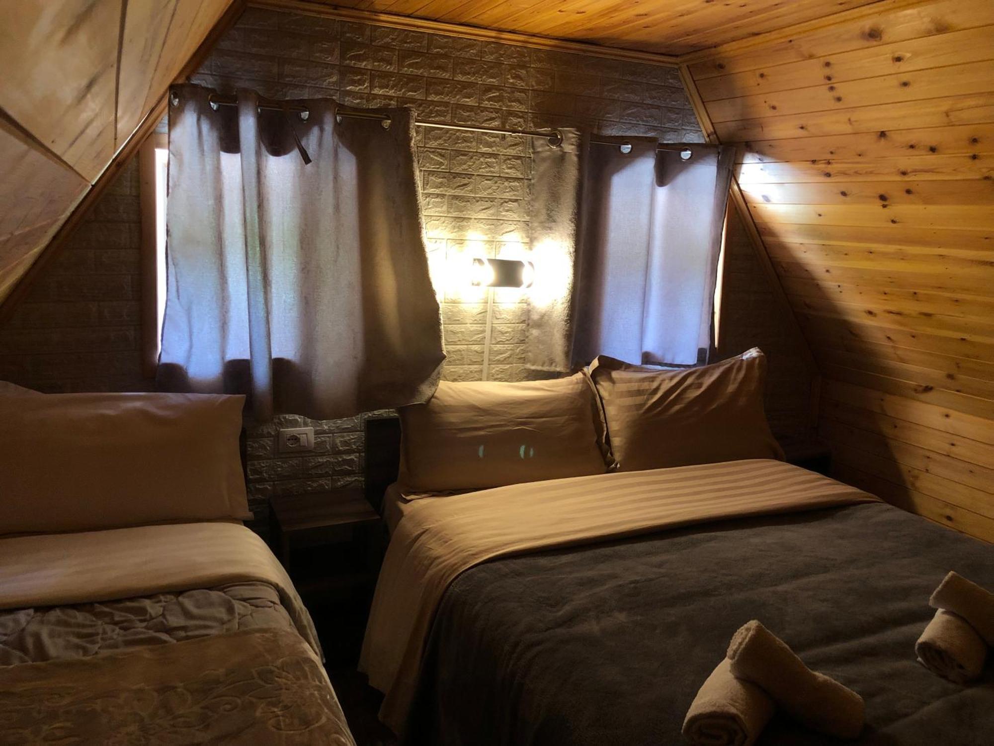 Bujtina Pllumi Theth Bed & Breakfast エクステリア 写真