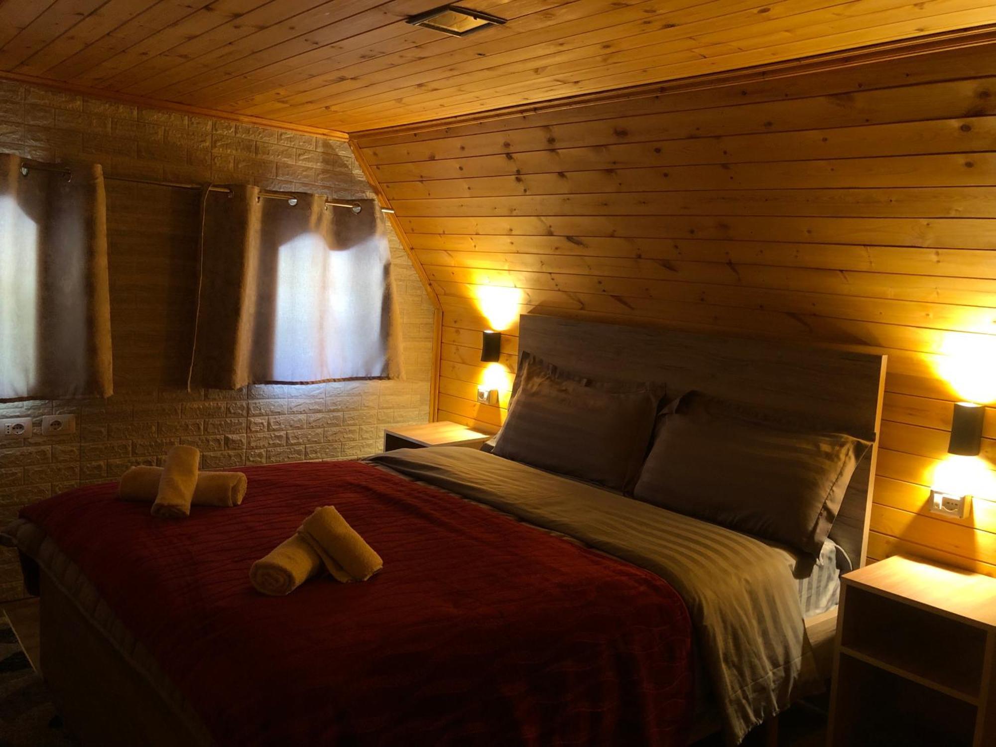 Bujtina Pllumi Theth Bed & Breakfast エクステリア 写真