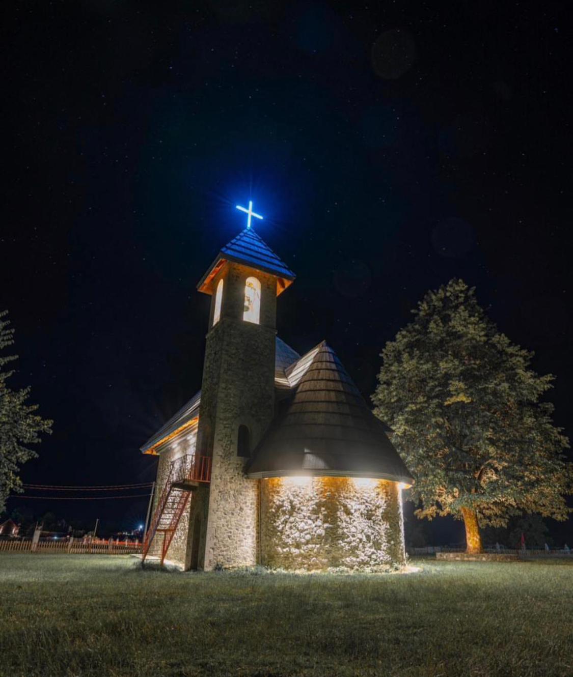 Bujtina Pllumi Theth Bed & Breakfast エクステリア 写真
